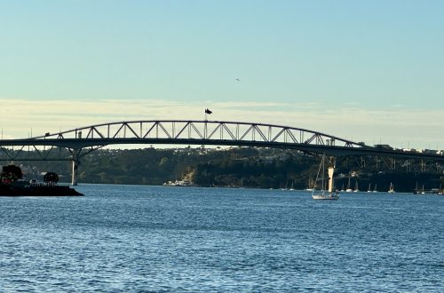Von Fiji nach Auckland - Harbour Bridge